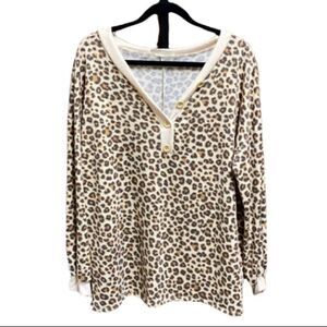 Haptics Pullover Cheetah Print V-Neck L/S Tunic Top Size Large NWOT
